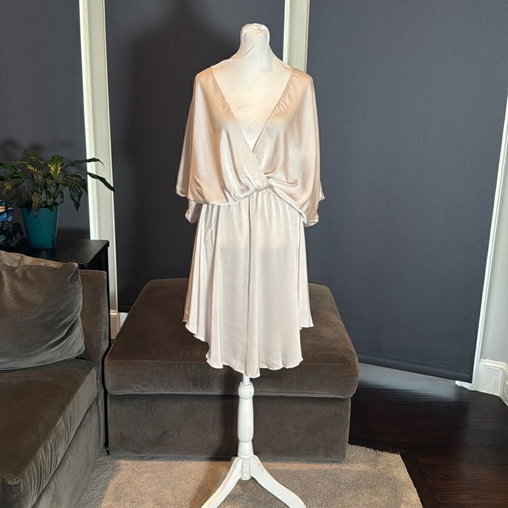Deep V-Neck Short Summer Dress Half Batwing Sleeves Lightweight Size S NEW